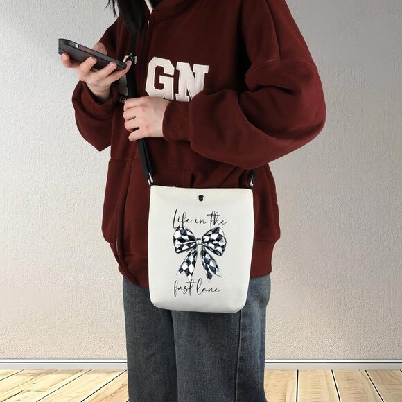 Stylish Racing-Themed Crossbody Bag: Compact & Waterproof for Every Adventure - Picture 4 of 7